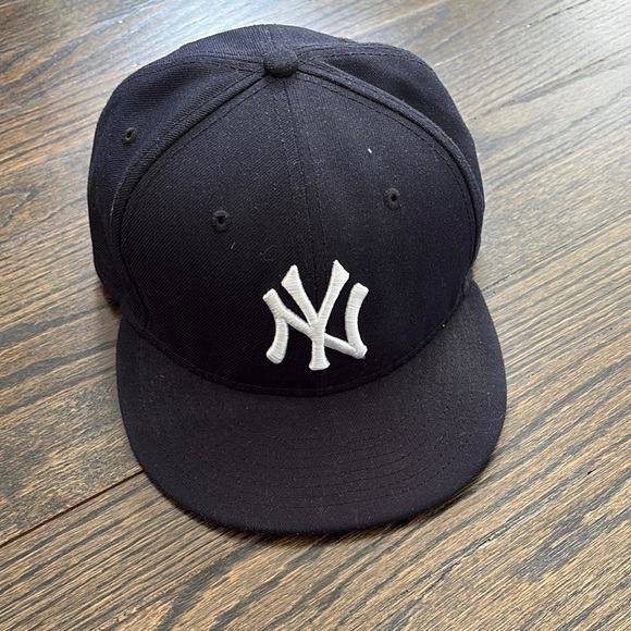 Men’s NWT On Field 59Fifty Navy Blue NY Fitted Baseball Cap- size 7 1/4 - Picture 1 of 6